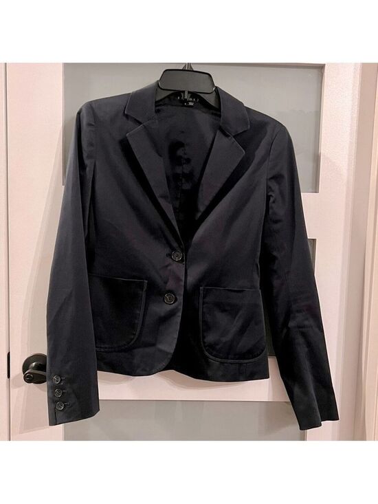 Theory Jackets & Blazers - 𝅺THEORY black and grey pinstripe fitted blazer.  Size 4